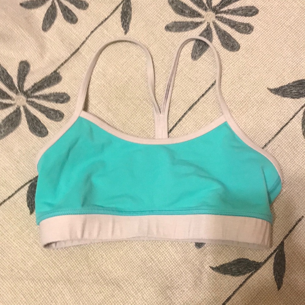 Lululemon sports bra 4 ❤️